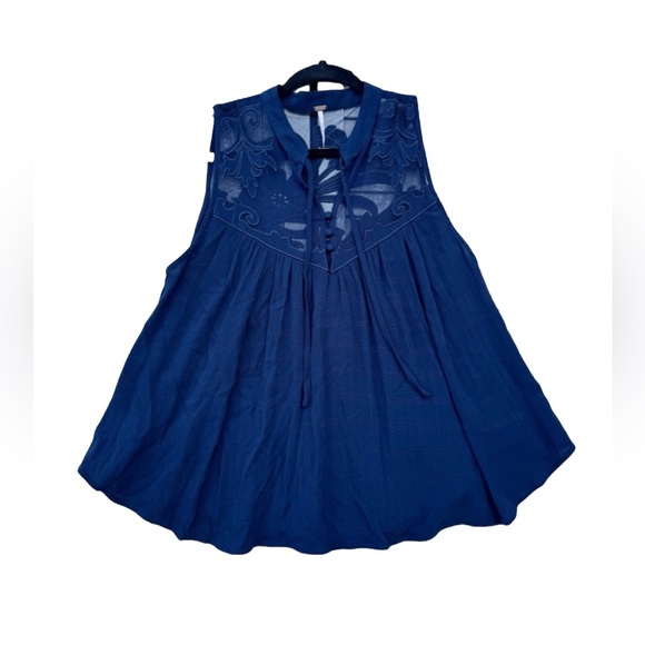 Free People Navy Blue Embroidered Blouse. Size Medium. Great Condition - Picture 2 of 14